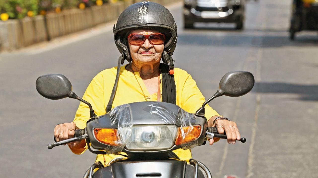 ​Mumbai: This 74-yr-old woman has been assisting cops for free for over 30 years 
