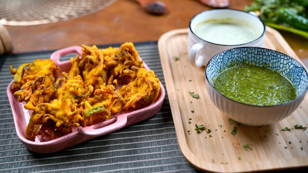 Gut Issues During Monsoon? Your Favourite Chai-Pakora Combo Might Be The Real Culprit