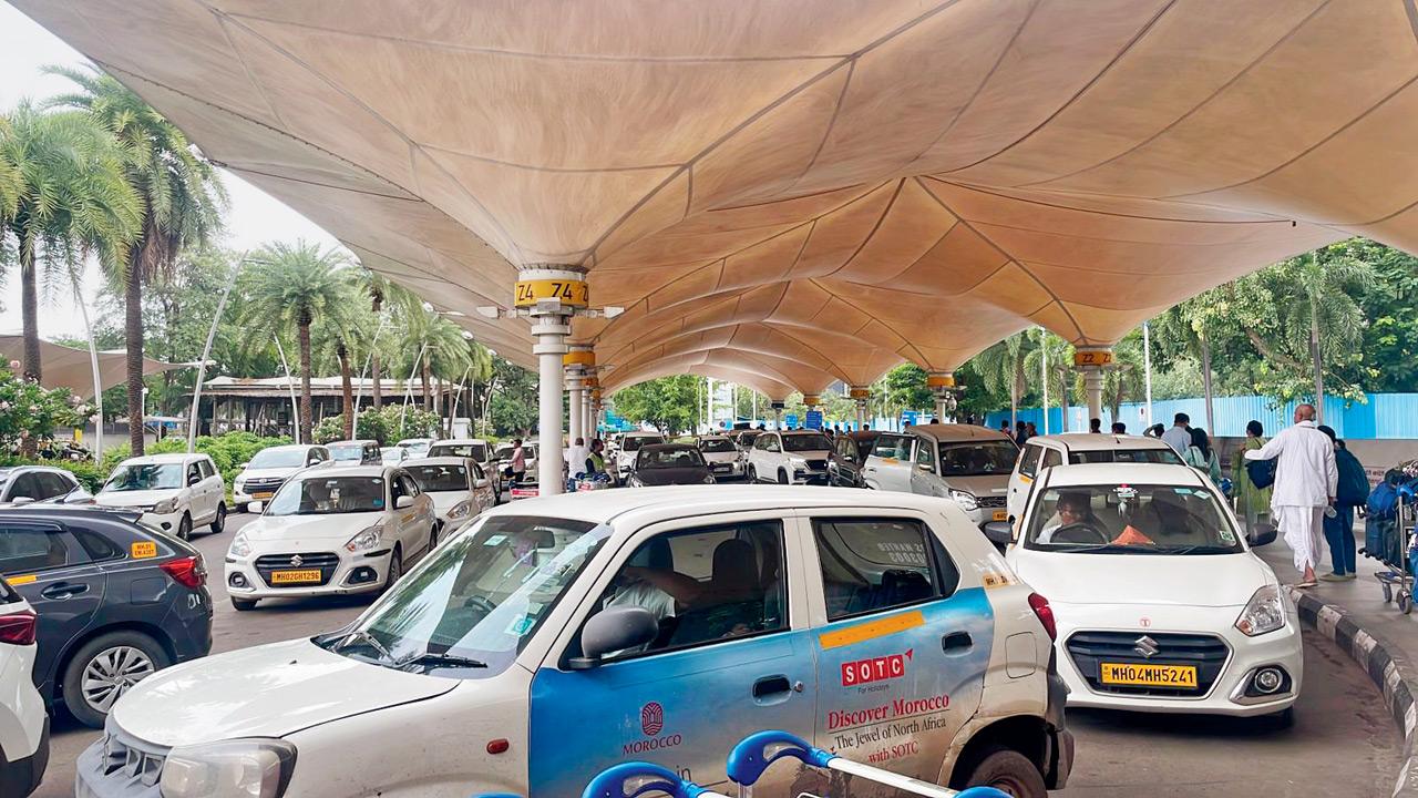 ​Taxi war at Mumbai airport 