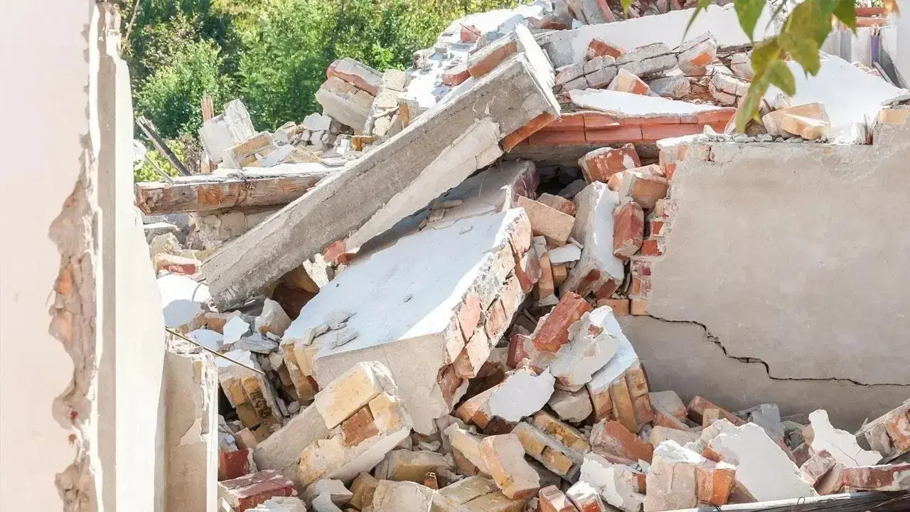 ​Mumbai: House wall collapses in Bhandup; three injured 