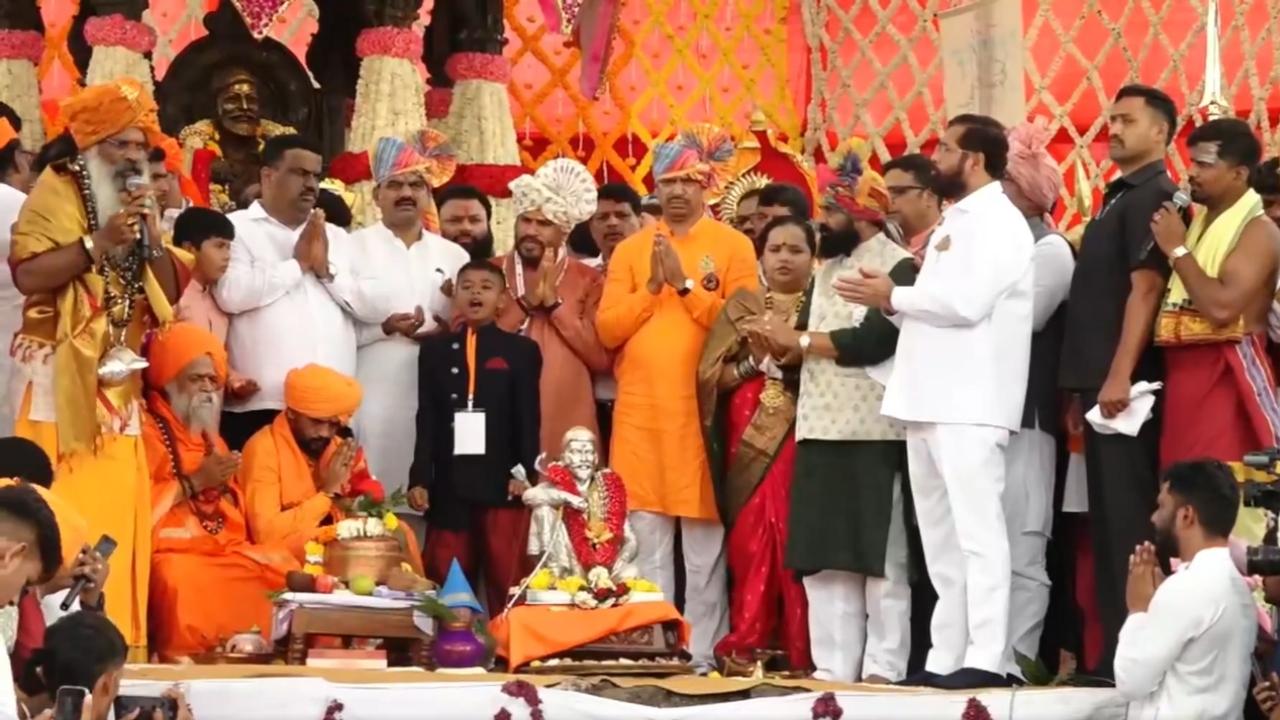 ​Shinde visits Raigad Fort for Shivaji Maharaj`s 352nd coronation anniversary 