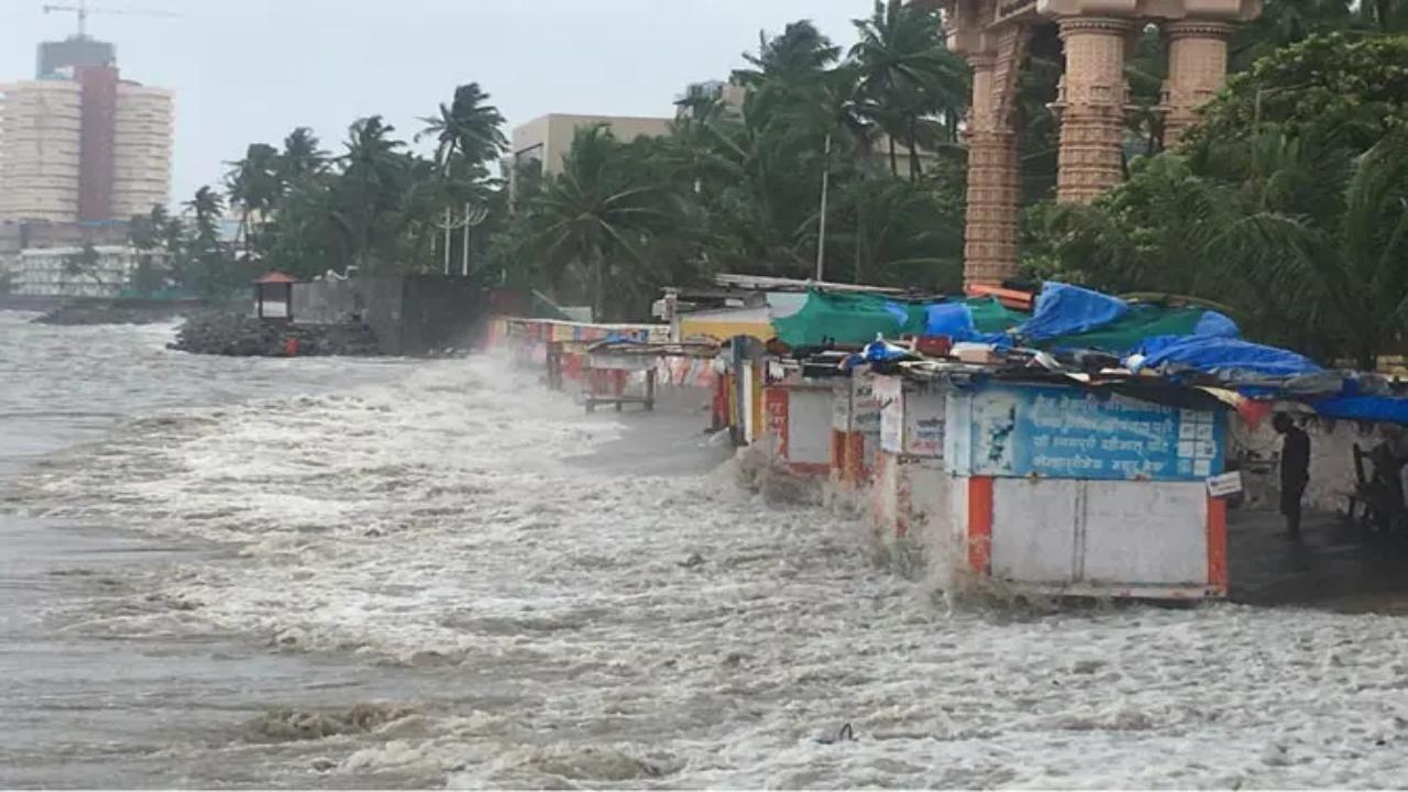 ​State reports 3 rain-related deaths; high-tide warning issued along Konkan coast 