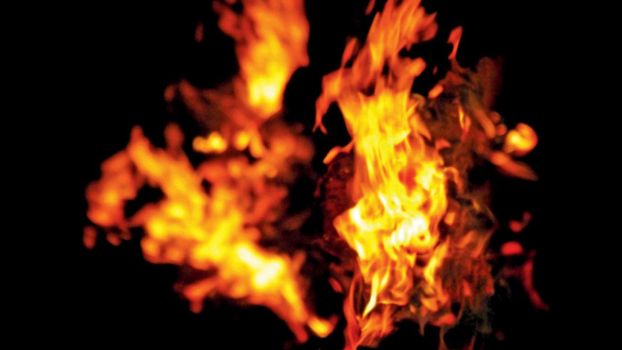 ​Chembur woman set on fire by husband after dispute, suffers 33 per cent burns 