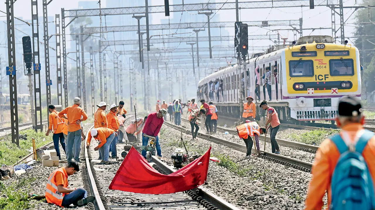 ​Mumbai local train updates | Plan ahead: Mega block today on WR, CR 