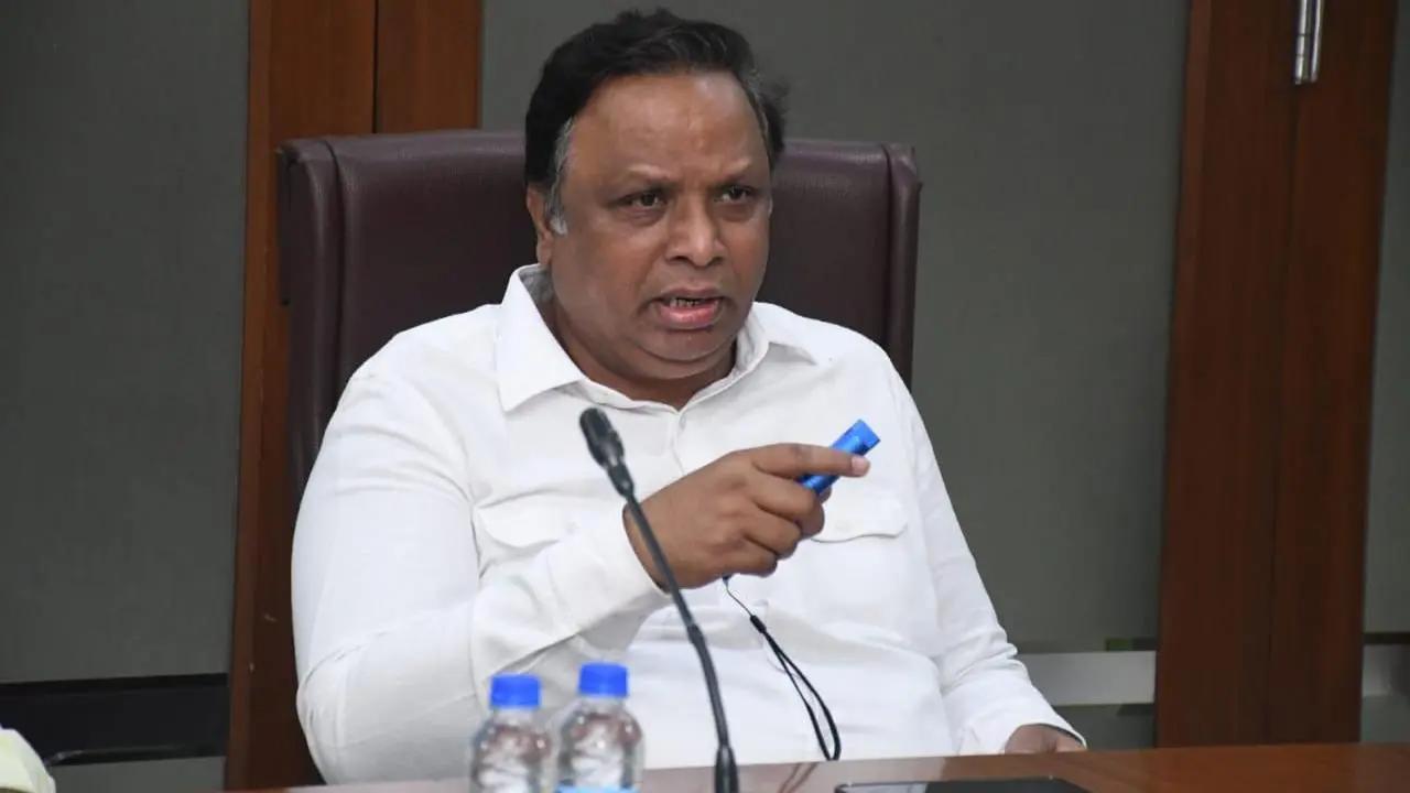 ​Ashish Shelar: Sena UBT is like Mumbai’s crumbling, hazardous buildings 