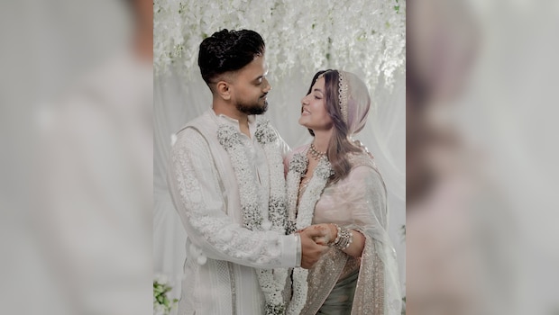 “Dulhan On Duty”: Hina Khan’s First Eid Feast As Bride Is Equal Parts Cute And Classy