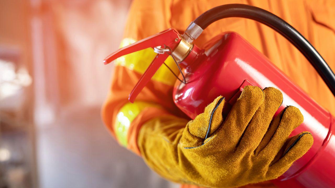 ​Mumbai: Fire breaks out at high-rise building in Kanjurmarg; no injury reported 