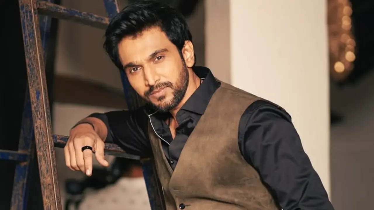 Pratik Gandhi recalls doing odd jobs before becoming an actor 