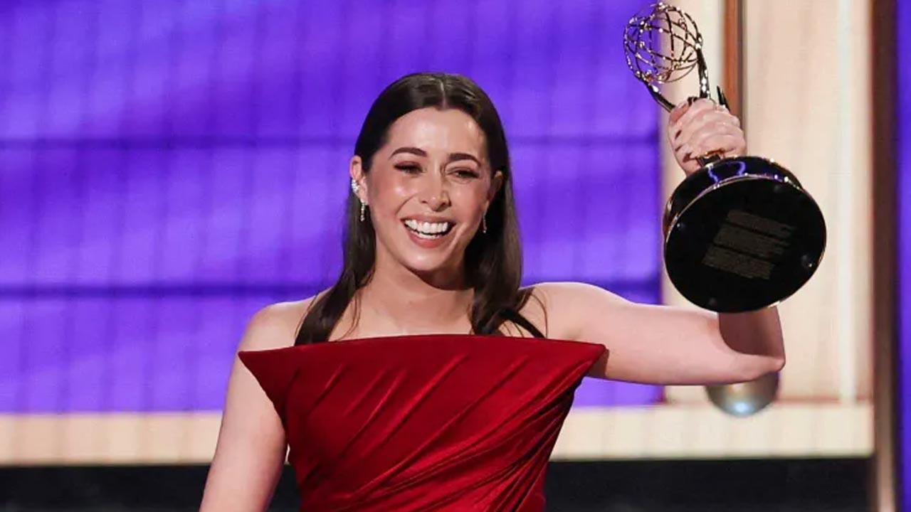 Emmy winner Cristin Milioti wrote her speech on back of her therapy notes 