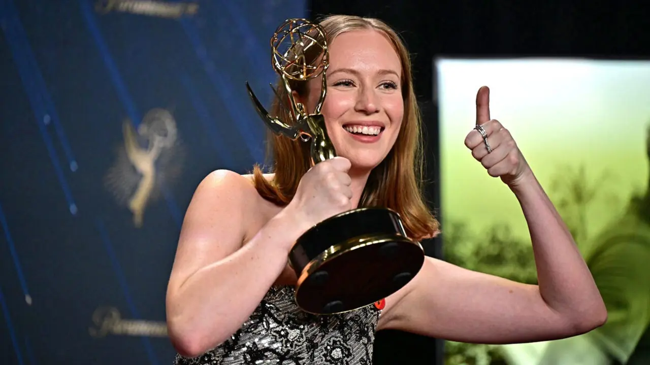 Hannah Einbinder wins Outstanding Supporting Actress in a Comedy Series at Emmys 