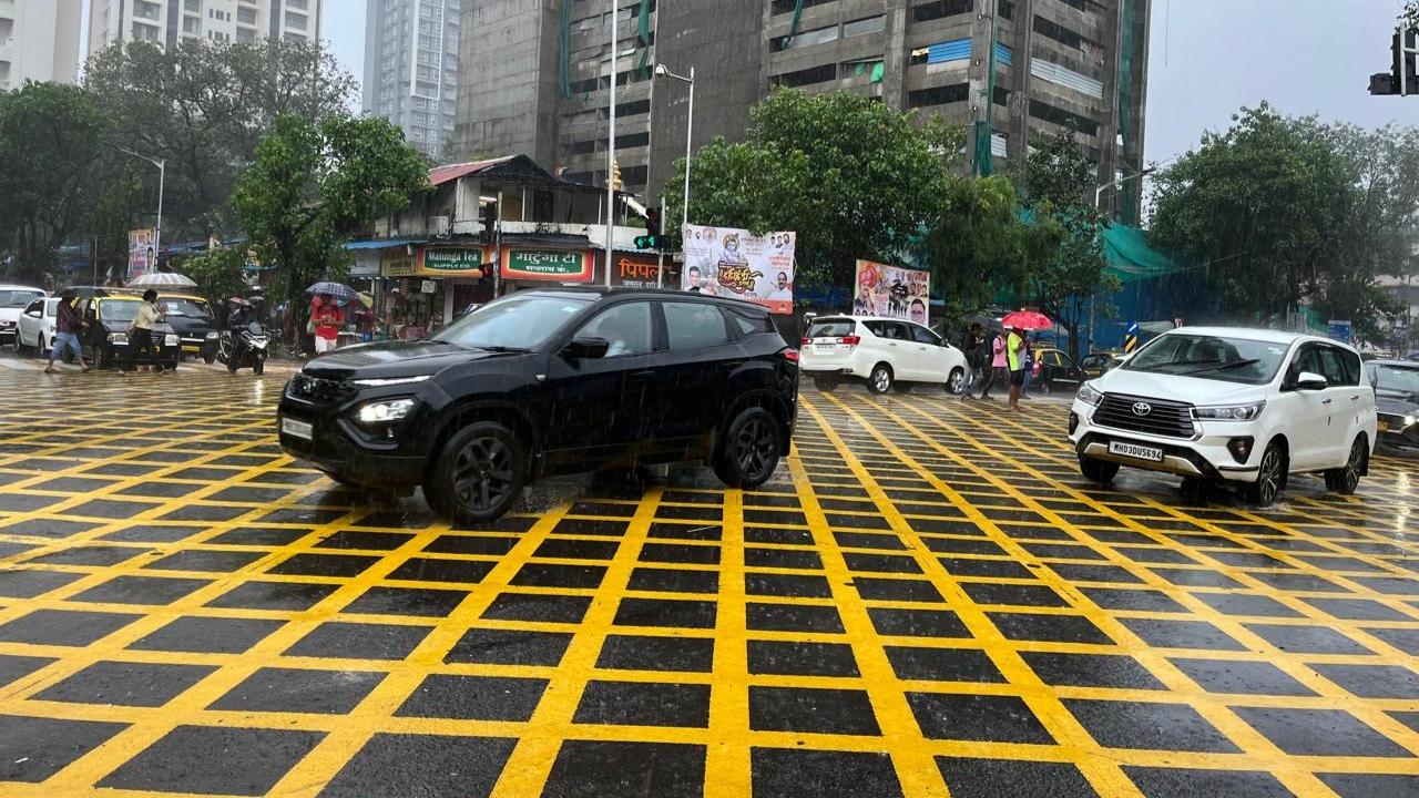 ​Mumbai rains: Heavy showers drench city, disrupt morning commute 