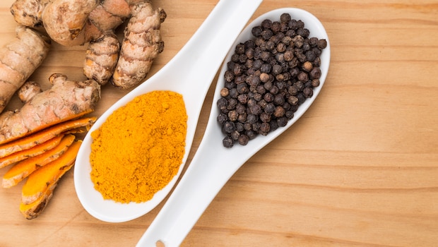 Turmeric And Black Pepper: How Effective Is This Combination For Nutrient Absorption