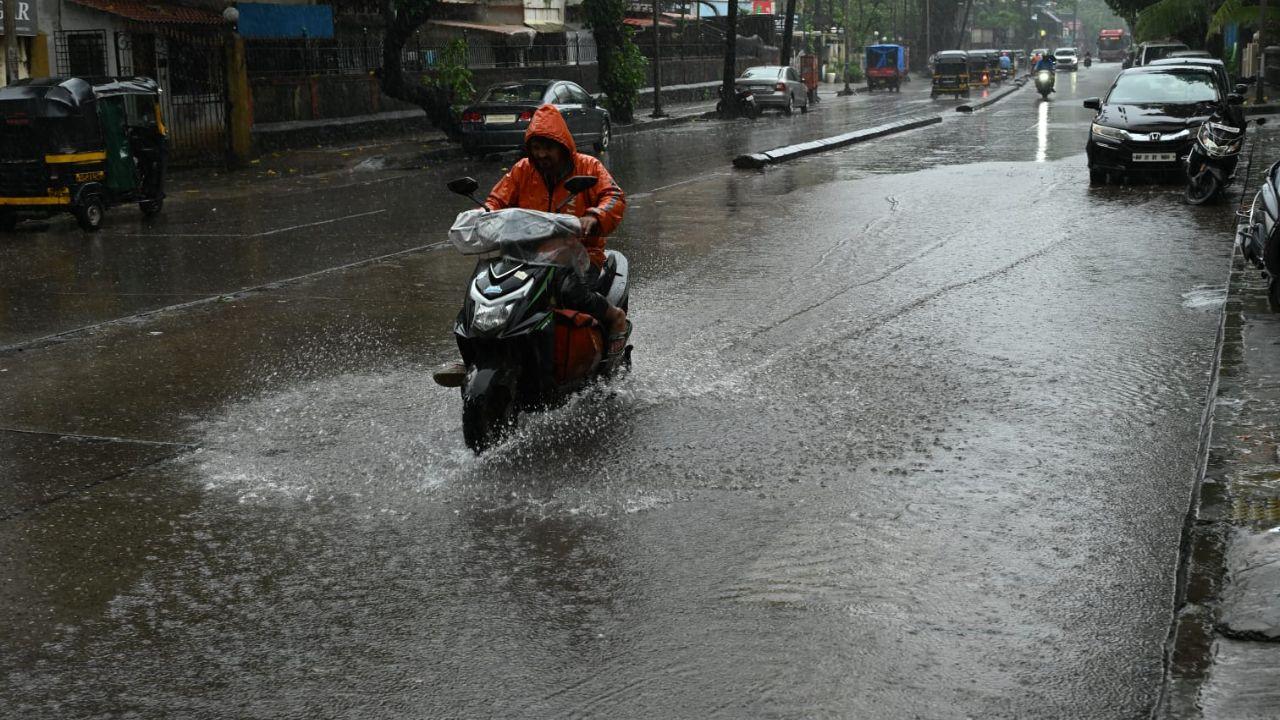 ​Heavy rain alerts issued for Mumbai, Thane, Palghar; red alert for Raigad 