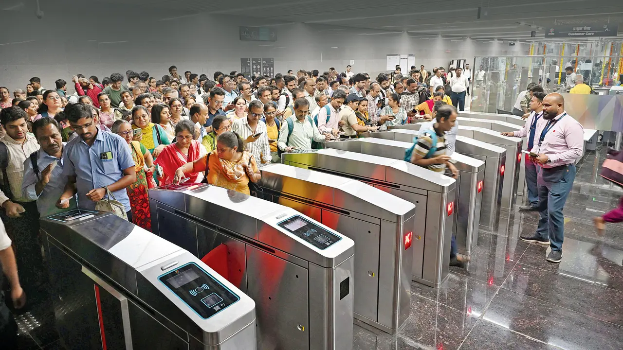 ​Mumbai Metro Aqua Line-3: Poor mobile connectivity and payment issues continues 