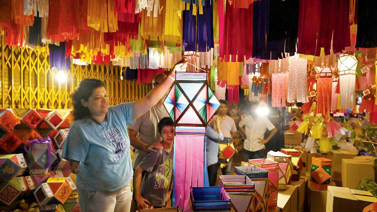 ​Diwali 2025: Light and lantern show in Mumbai lights up festive vibes 