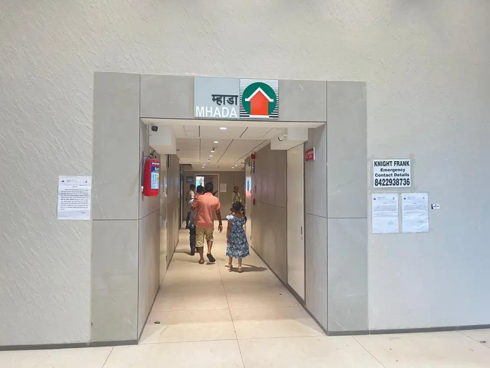 ​BDD Chawl residents raise concerns over health and construction issues 