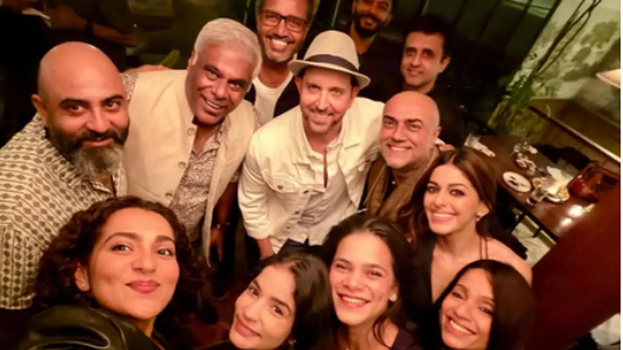 Hrithik Roshan enjoys a fun evening with the talented cast of `Storm` 