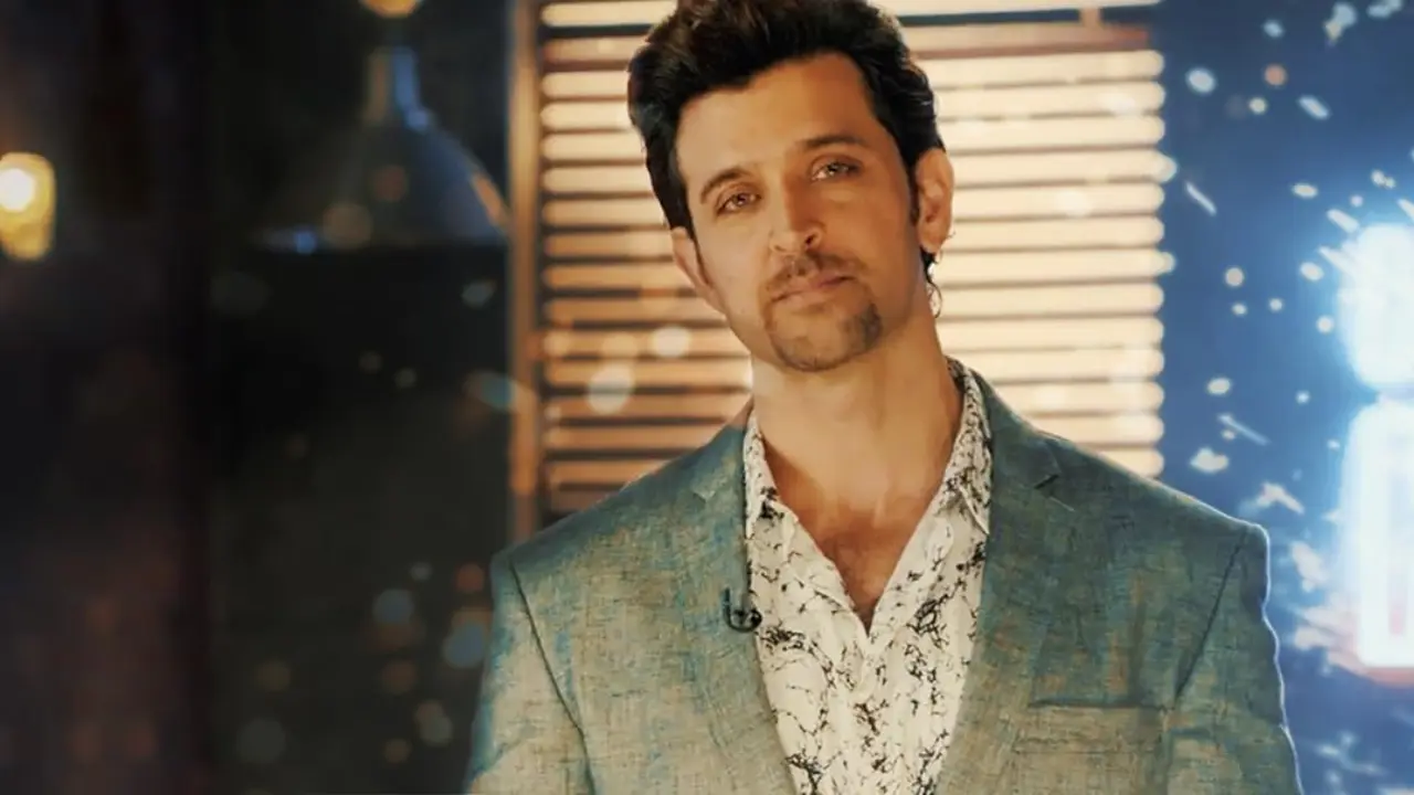 Hrithik Roshan posts different reviews for Dhurandhar on X and Instagram 