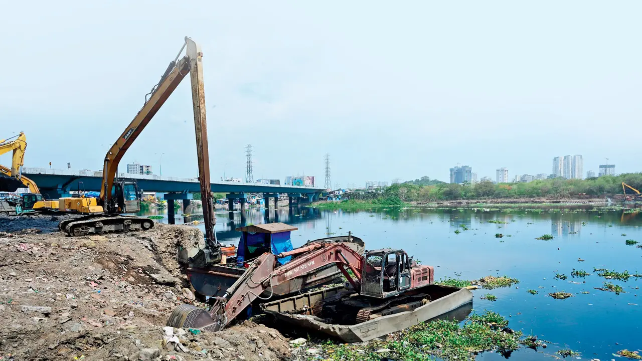 ​BMC completes only 66 per cent of post-monsoon drain desilting work 
