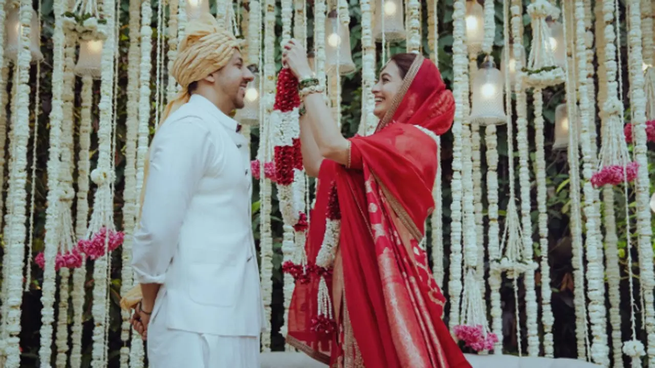 Dia Mirza calls husband Vaibhav Rekhi her `home` in anniversary post 