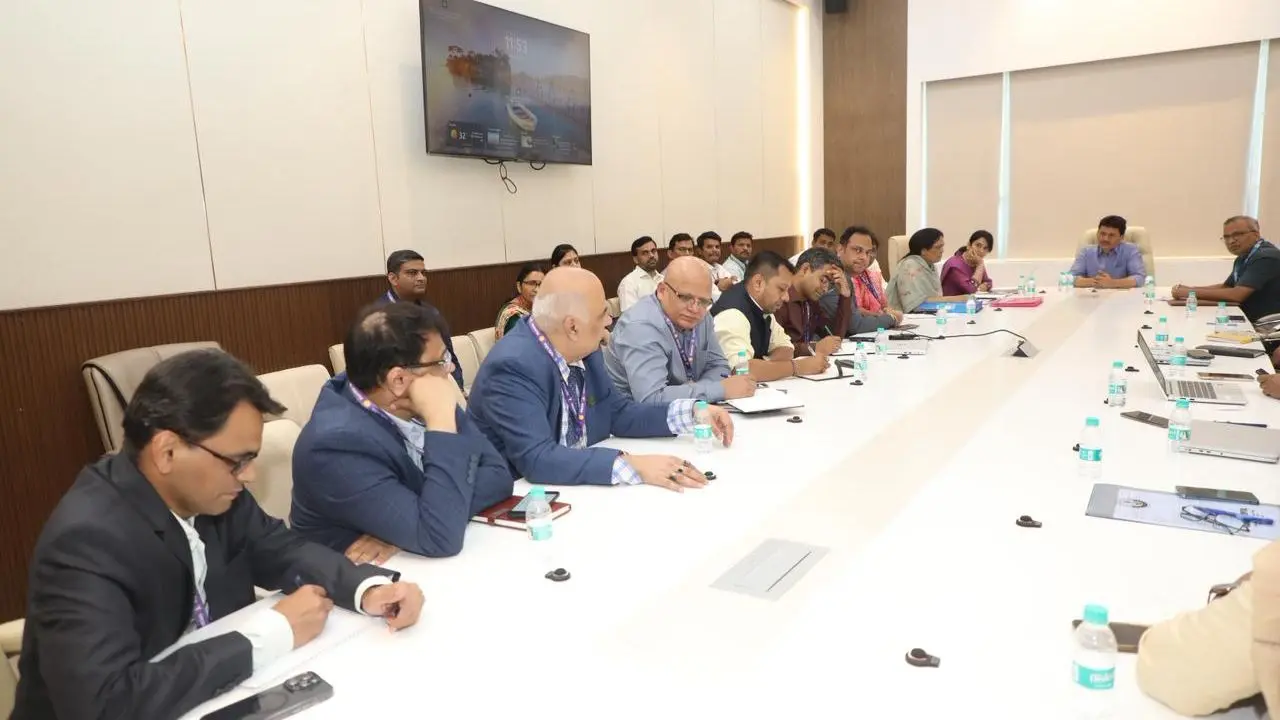 ​Policyholders must remain at the centre of services: Maharashtra Health Minister 