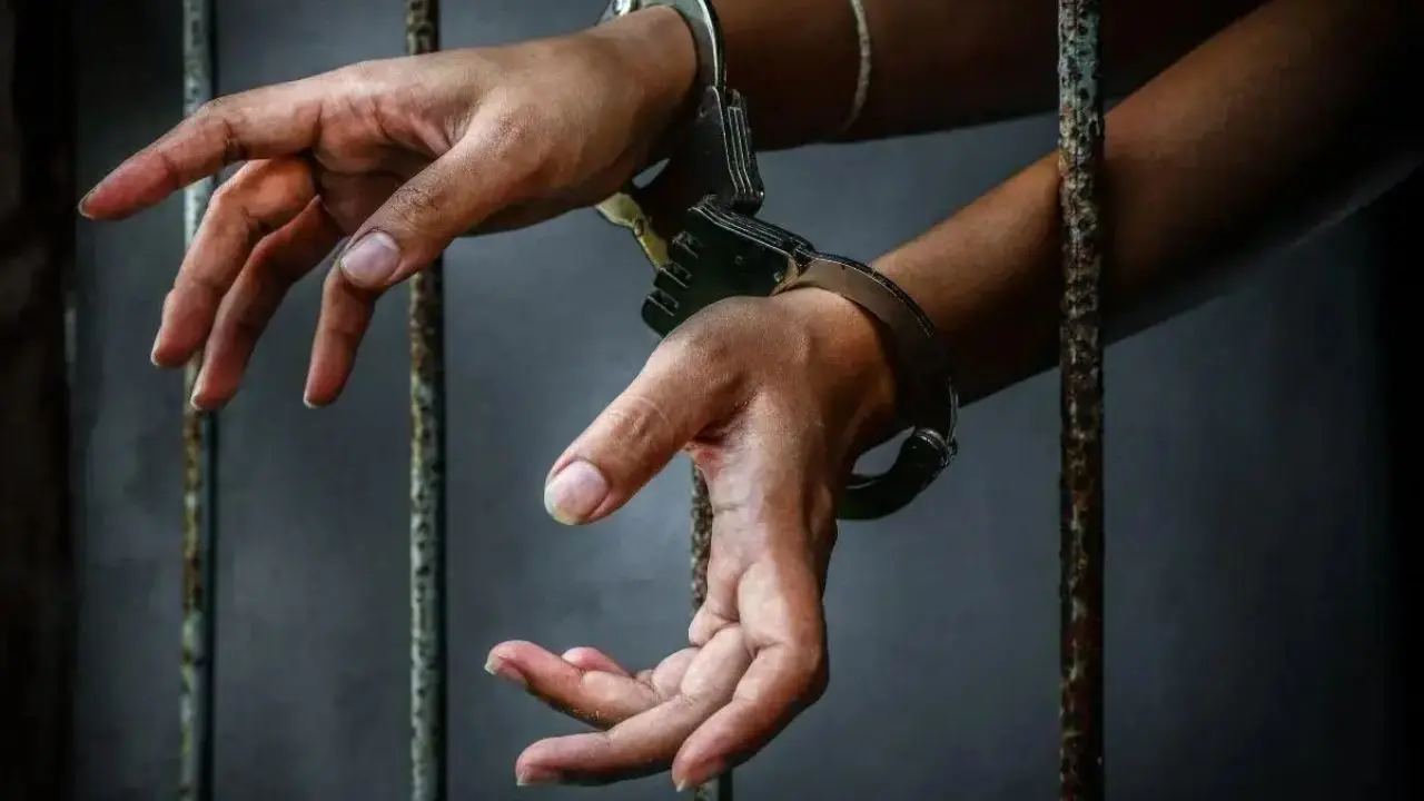 Mumbai police seize 37 kg ganja, arrest three in Malwani operation