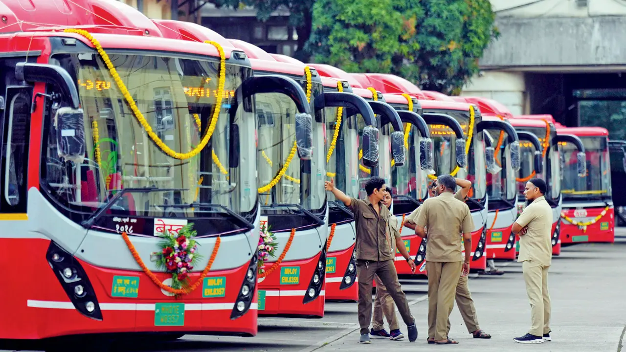 ​Mumbai BEST aims to double bus fleet to 5400 with Rs 3000 crore funding 