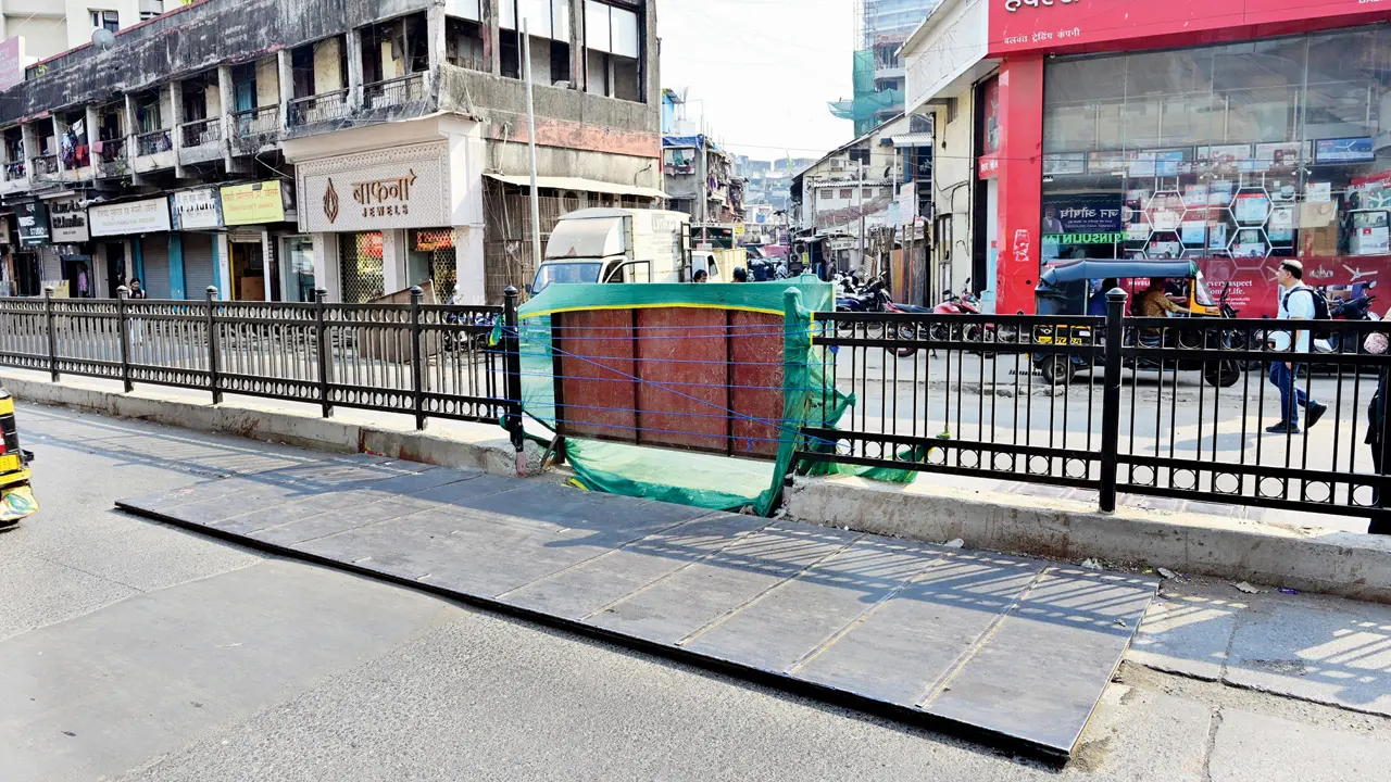 ​Civic lapse? Open hole on Bandra Hill Road leads to bruises and fracture 