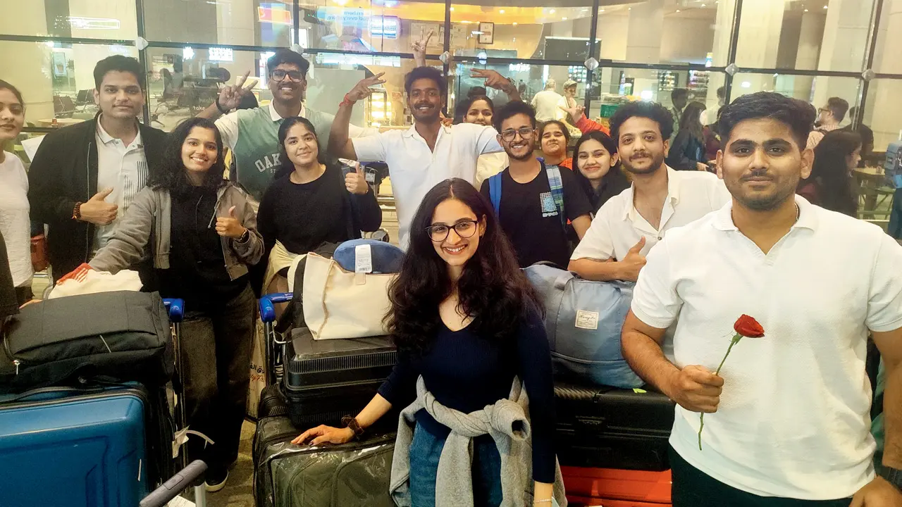 ​84 Pune university students, 20 seniors flown back to Mumbai on chartered flight 
