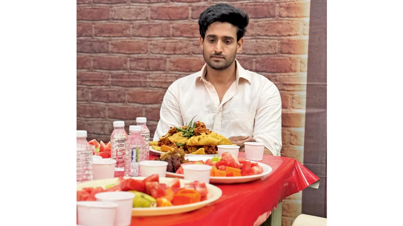 Telly Tattle: Farman Haider on shooting while observing roza 