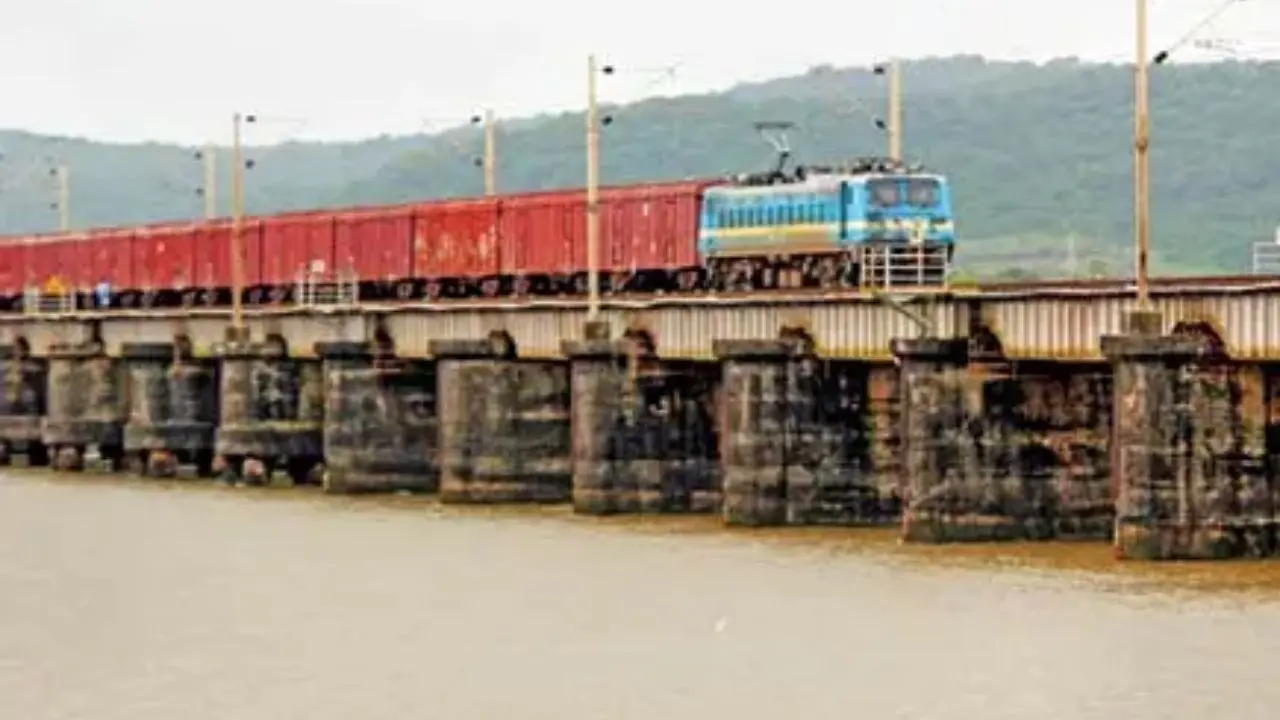 Western Dedicated Freight Corridor ready after JNPT–Vaitarna trial near Mumbai