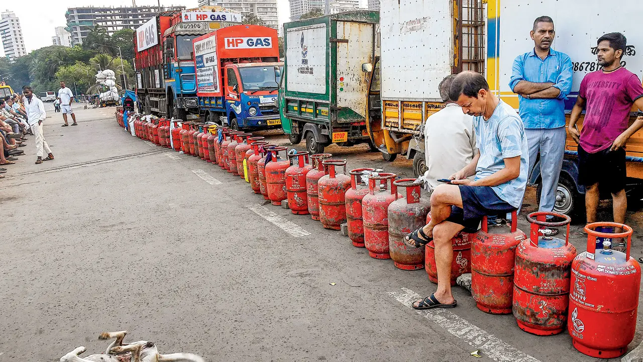 Mumbai faces fuel anxiety as exams approach, MLA urges early conclusion