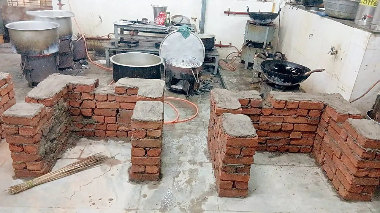 Mumbai restaurants battle rising fuel costs amid patchy LPG supply