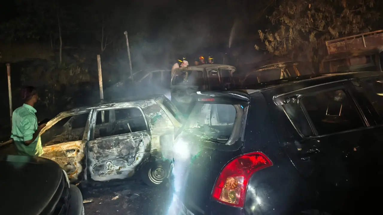 ​Fire breaks out at Thane auto garage compound, six vehicles gutted 