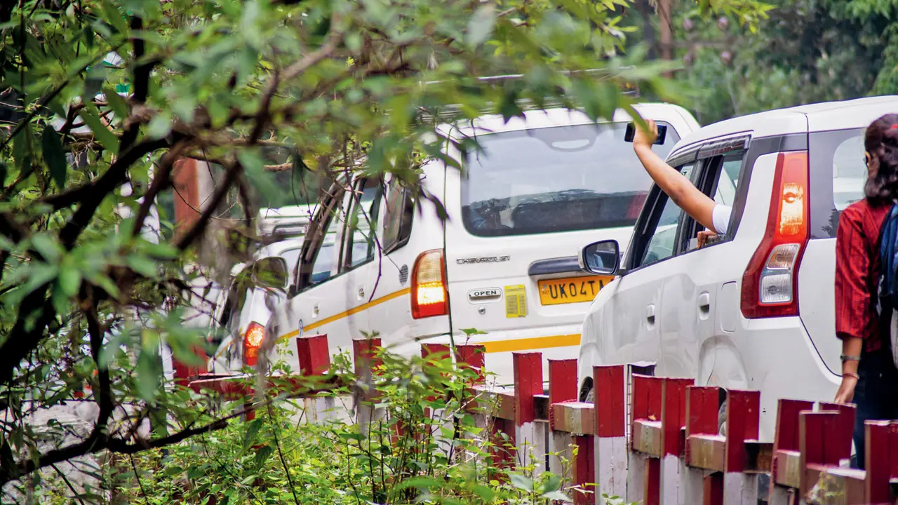 mid-day ask the govt: Residents flag civic woes,reckless motorists to dug roads