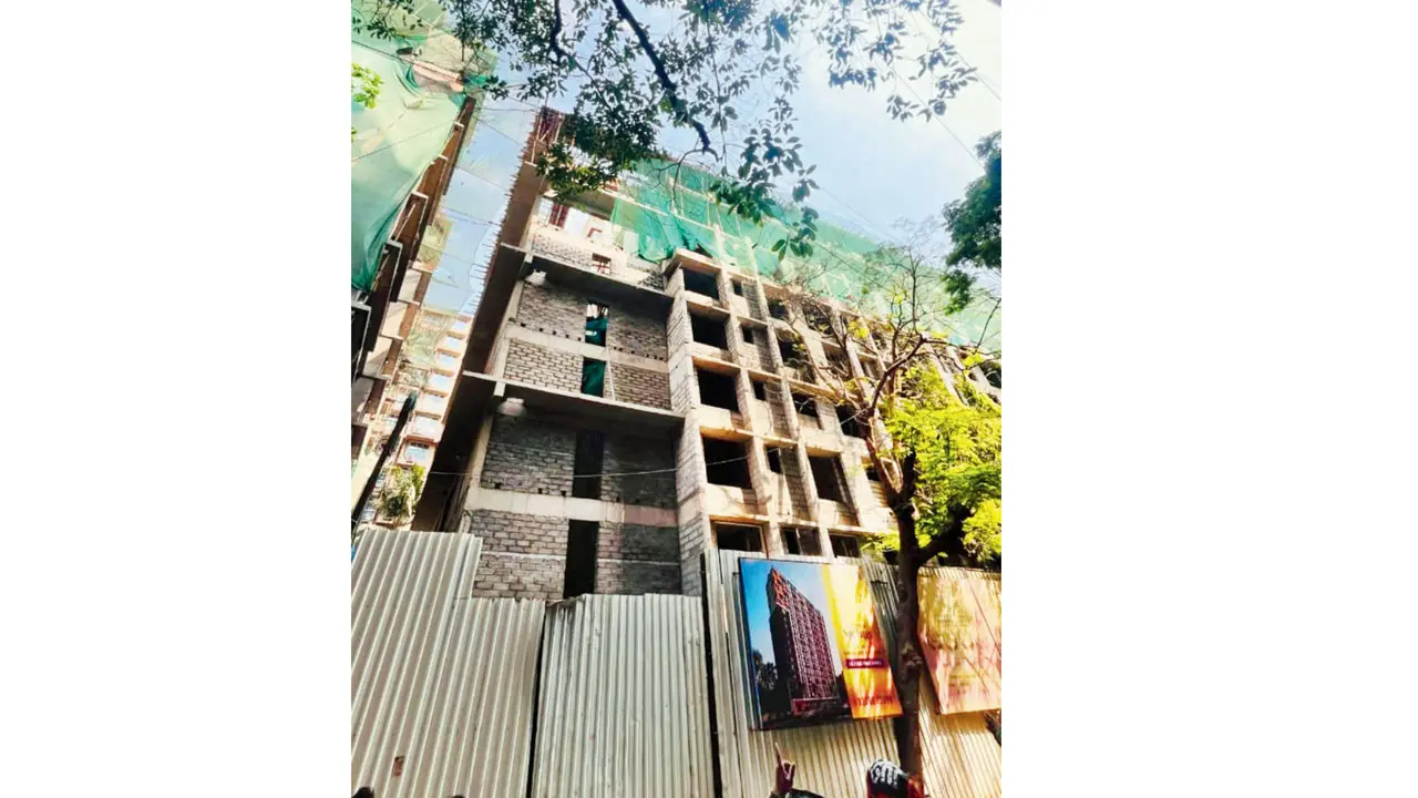 Mumbai: Worker dies after 6 fall from construction site in Chembur