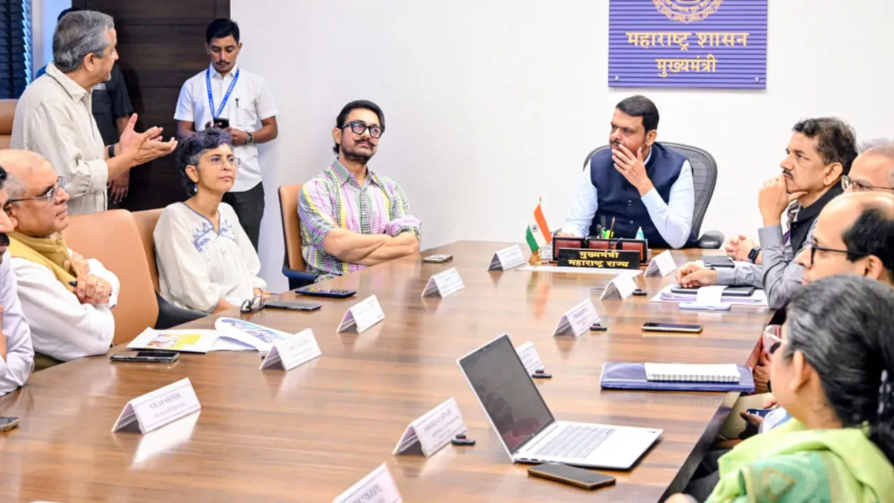 Aamir Khan, Kiran Rao meet Maharashtra CM to discuss water scarcity 