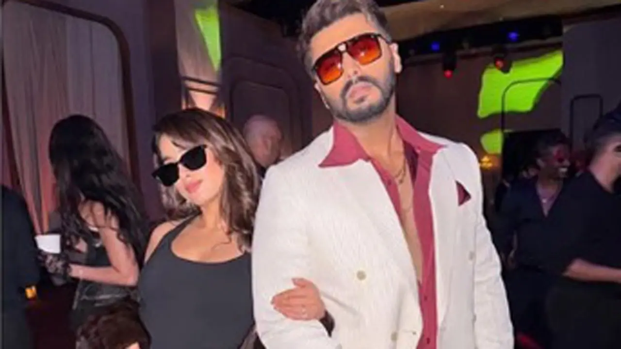 Arjun Kapoor wishes sister Janhvi Kapoor on her birthday 