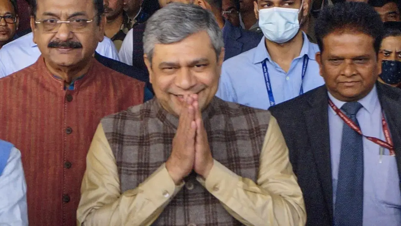 ​Mumbai train network gets Rs 3,000 crore subsidy, 238 services planned: Vaishnaw 