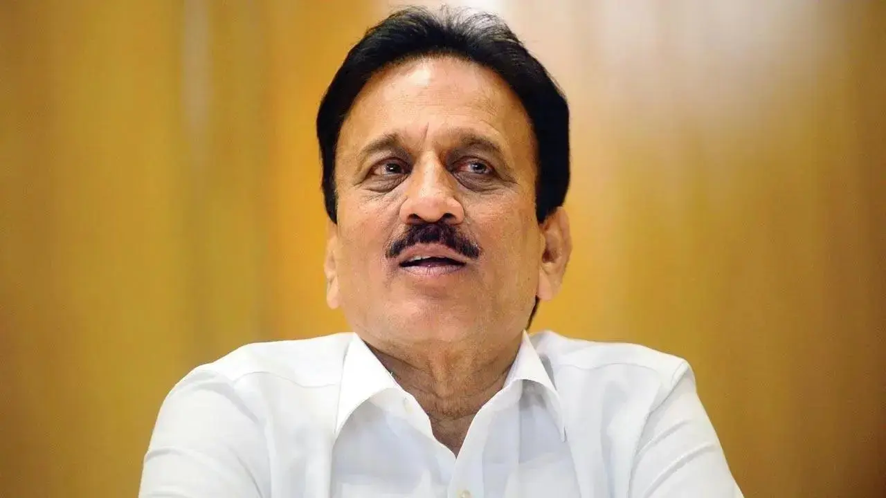 ​No fuel shortage in Maharashtra, says Girish Mahajan; urges public not to panic 