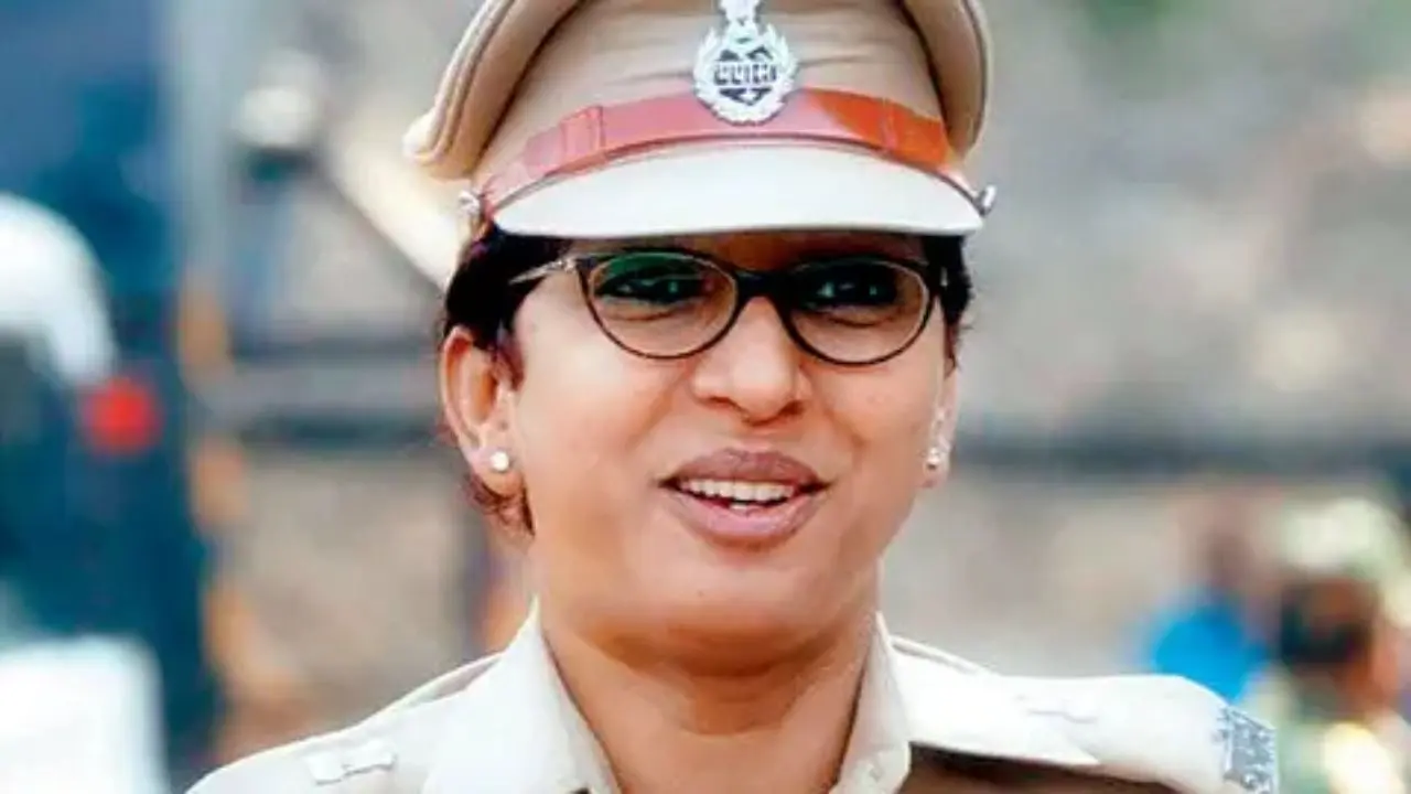 Mumbai court denies bail to IPS officer`s husband in cheating case