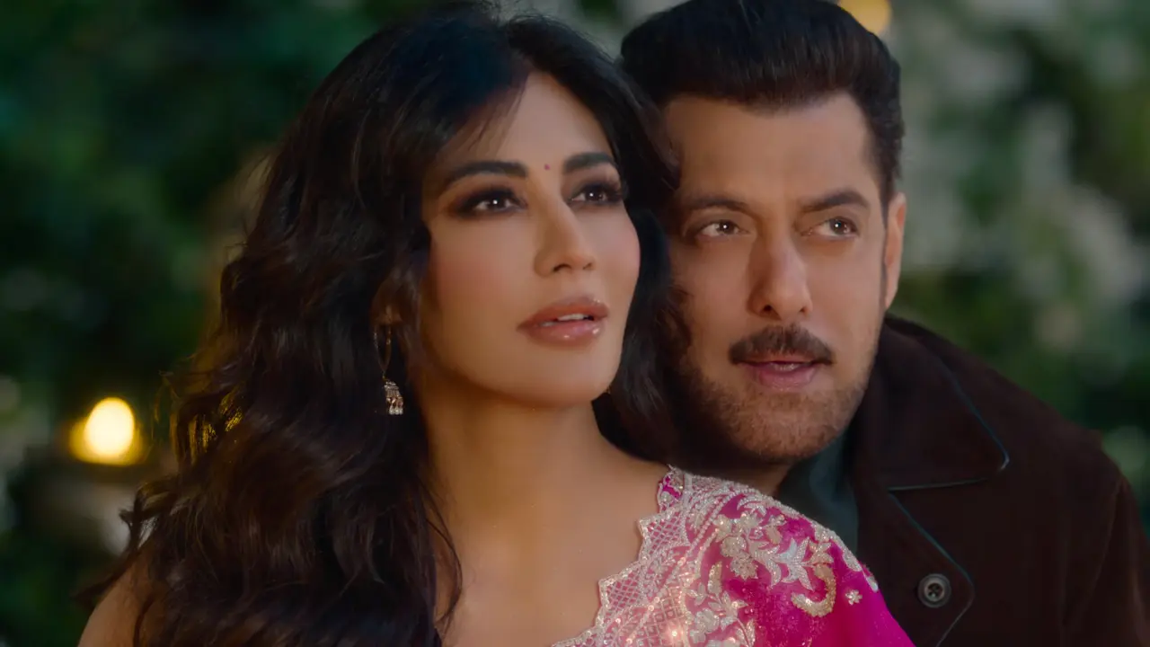 Maatrubhumi: Salman Khan`s song Chand Dekh Lena captures love and longing 
