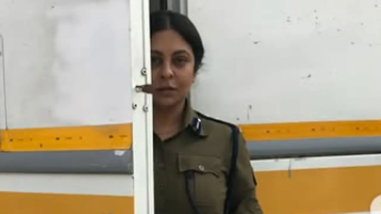 Shefali Shah shares rare Delhi Crime BTS pics as it clocks 7 years 