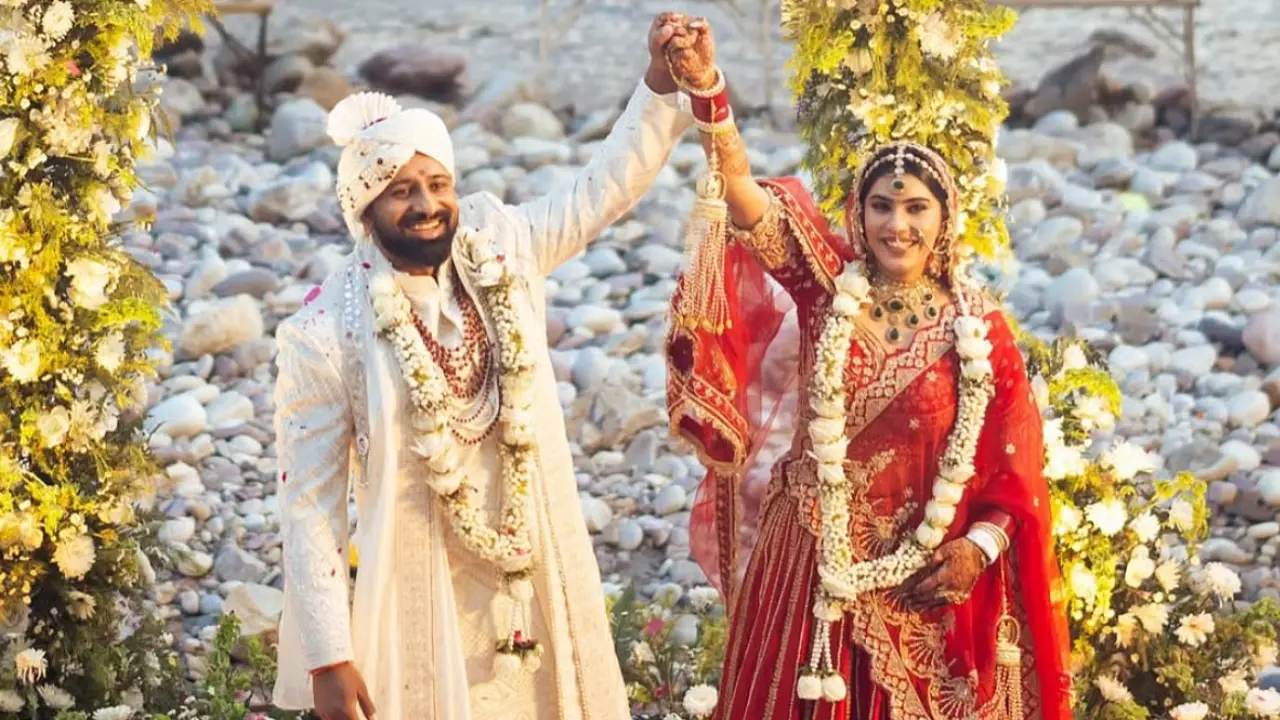 The 50`s Rajat Dalal gets married to his lady love in an intimate ceremony 