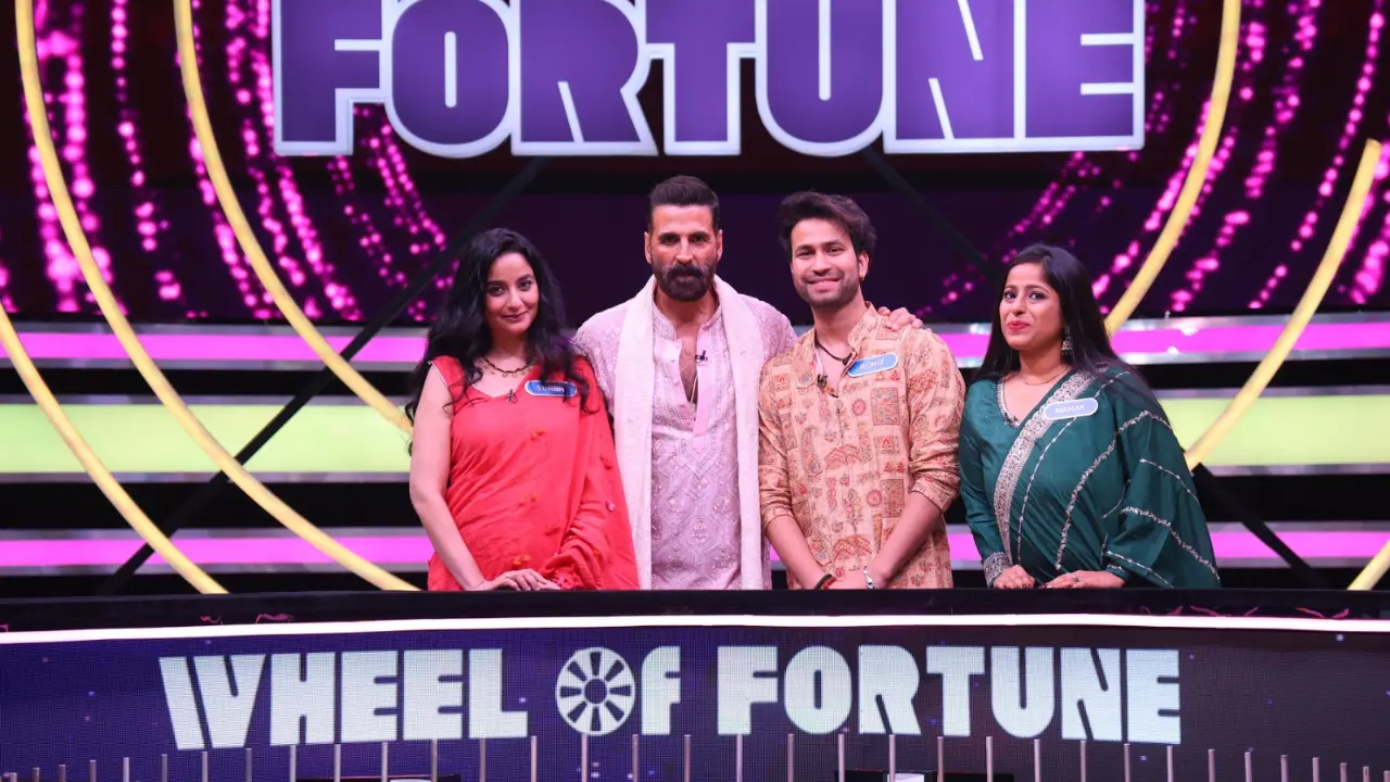 ‘Waqt wait nahi karta’: Akshay Kumar inspires on Wheel of Fortune