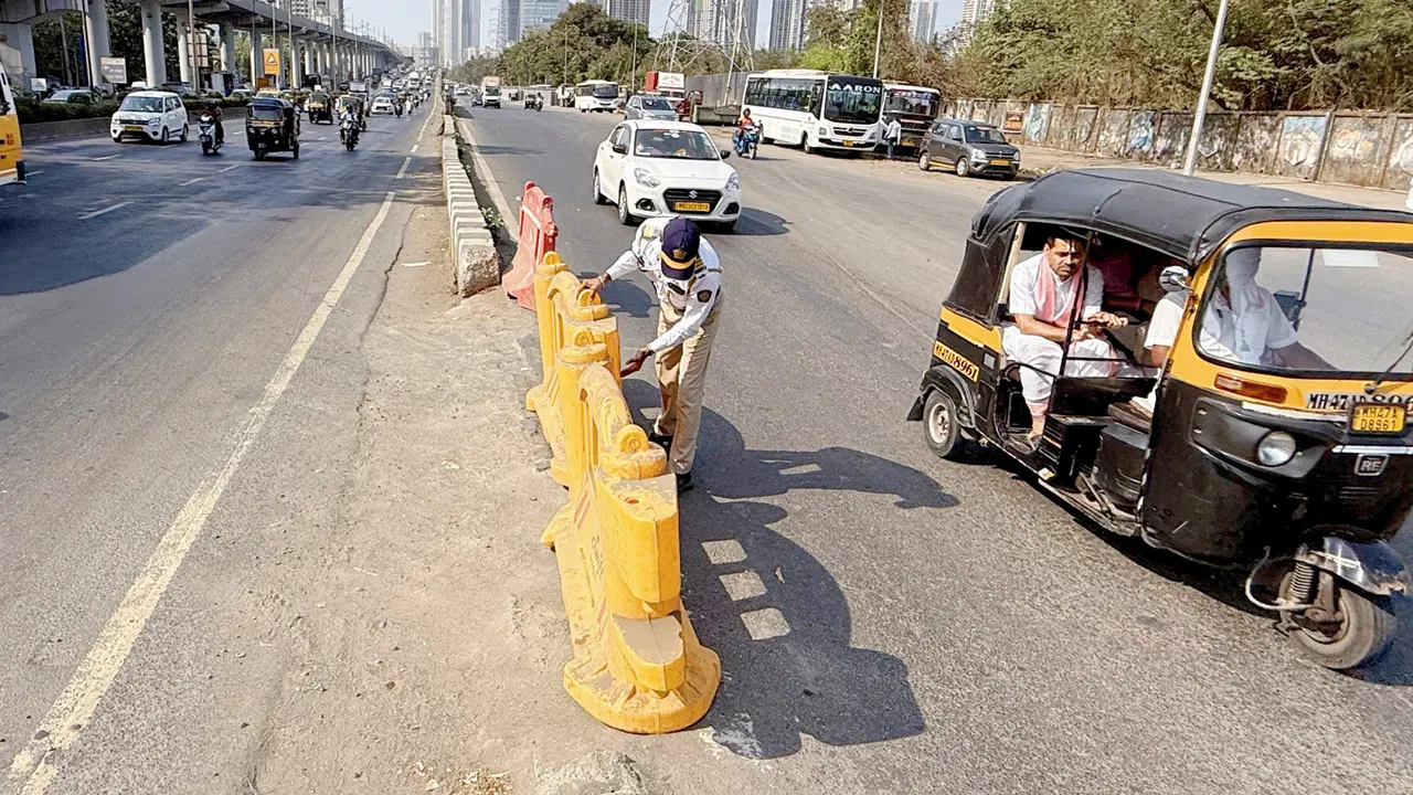 ​Mumbai: ‘Moveable’ barricades fail to stop illegal turns on WEH 