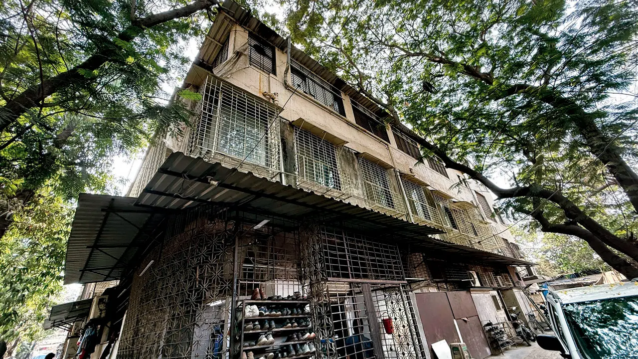 ​Are Dahisar workers paying the price for toxic fumes? Five workers hospitalised 