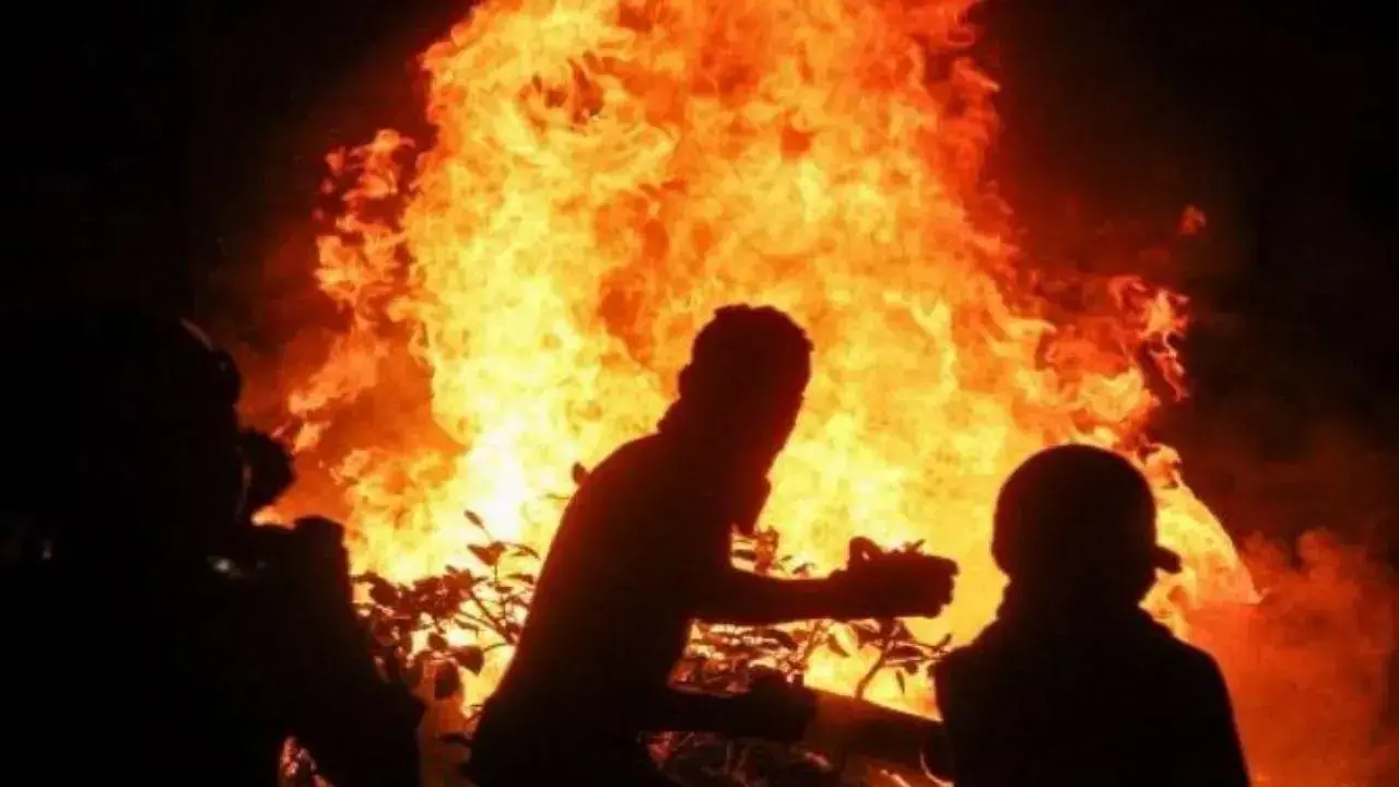 ​Maharashtra: Fire breaks out at dumping ground in Kalyan 