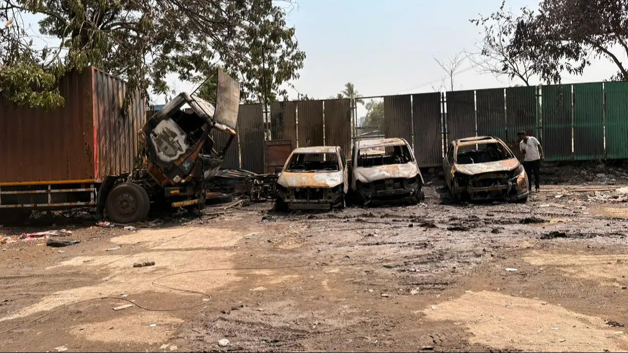 ​Mumbai: Fire breaks out in multiple vehicles near Govandi, no injuries reported 