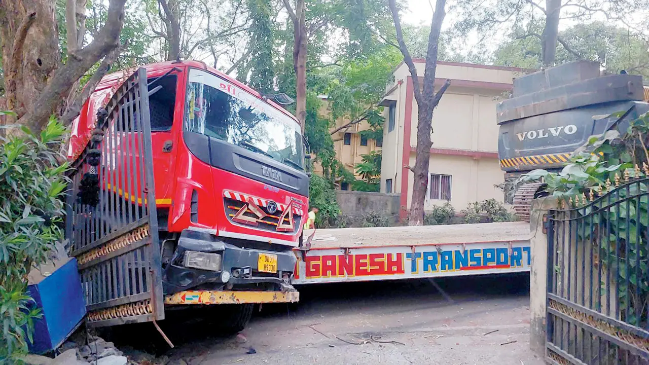 ​Morning scare in Bandra`s Mount Mary: Heavy trailer goes rogue, no casualties 